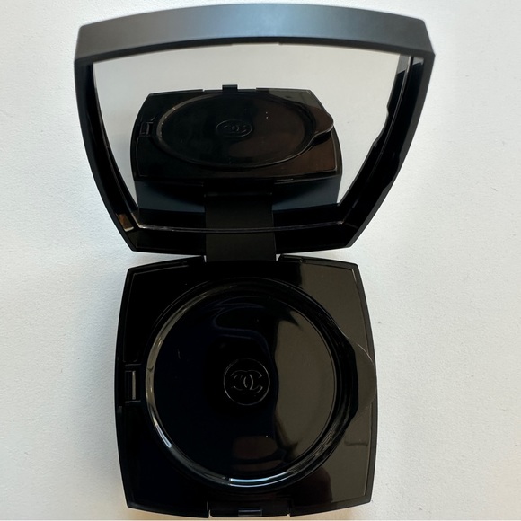 CHANEL ULTRA LE TEINT LONGWEAR TOUCH FOUNDATION - Shade B30 - Picture 4 of 11